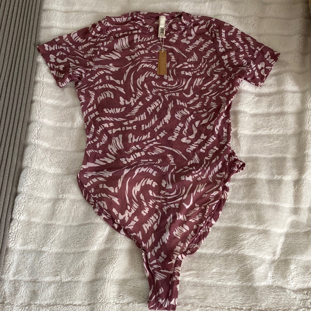 SKIMS sheer mesh thong bodysuit in raspberry swirl - Picture 3 of 7